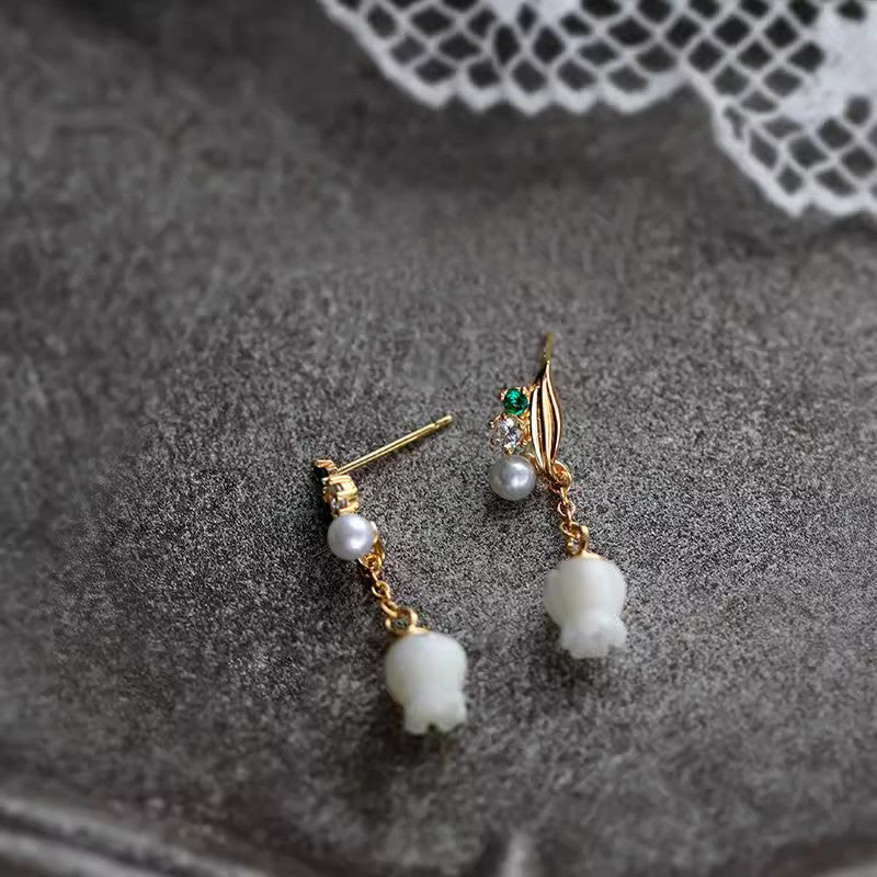 Chic Ladies Freshwater Pearl And Shell Silver Earrings Ear Clip Chic