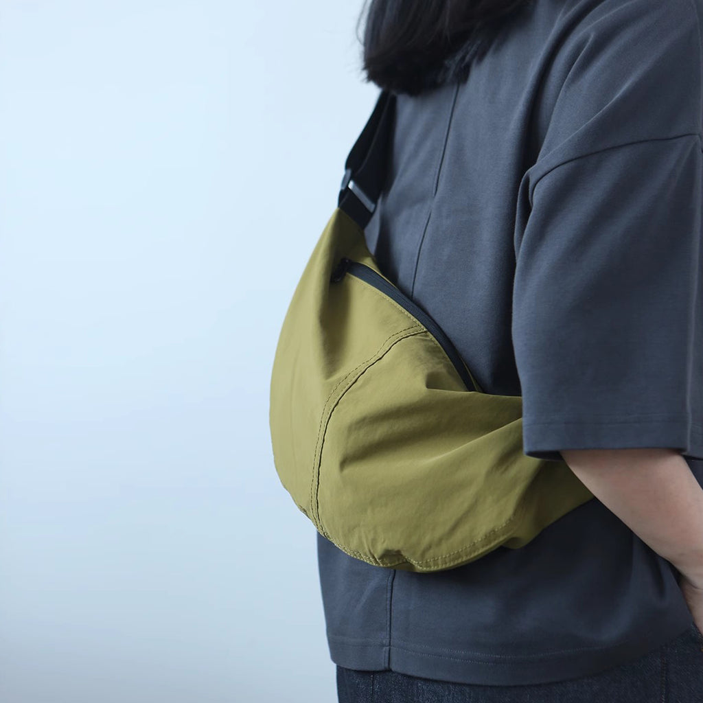 Chic Women's Lightweight Nylon Crossbody Bag Nylon Shoulder Bag Fashion