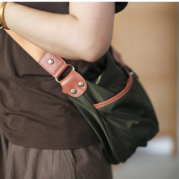 Chic Women's Nylon Crossbody Bag Nylon Shoulder Bags Details