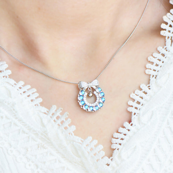 Chic Womens Christmas Wreath Blue Moonstone Pendant Necklace White Gold Plated Silver Necklace Beautiful