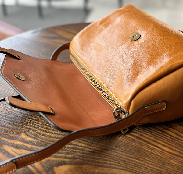 Retro Womens Leather Satchel Crossbody Bag Small Leather Crossbody Bag Details