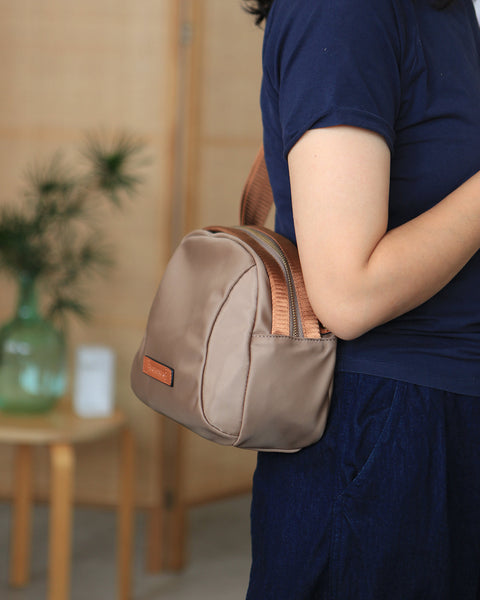 Small Women's Nylon Crossbody Bag Ladies Shoulder Bag Chic