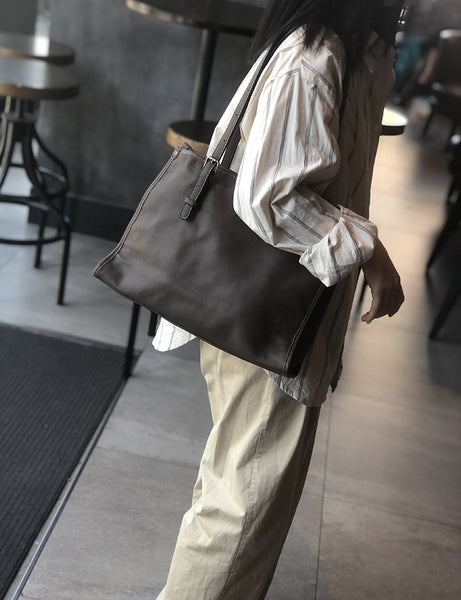 Soft-Leather-Women’s-Tote-Fits-A16-Zipper-Closure-Everyday-Office-and-Casual-Handbag-Chic