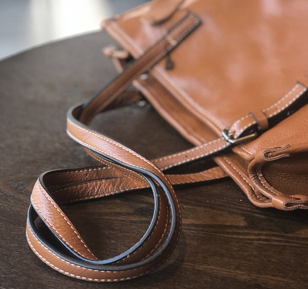 Soft-Leather-Women’s-Tote-Fits-A24-Zipper-Closure-Everyday-Office-and-Casual-Handbag-Durable