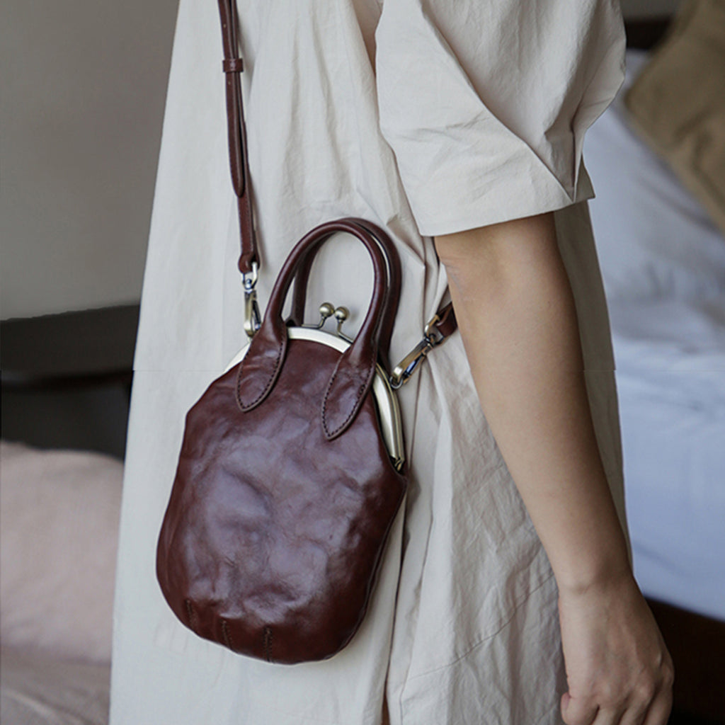 Womens Genuine Leather Frame Clutch Purse Retro Phone Bag for Women with Shoulder Strap Beautiful