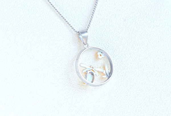 Bee Shaped Ladies Blue Moonstone Crystal Necklace Sterling Silver Pendant Necklace For Women Chic