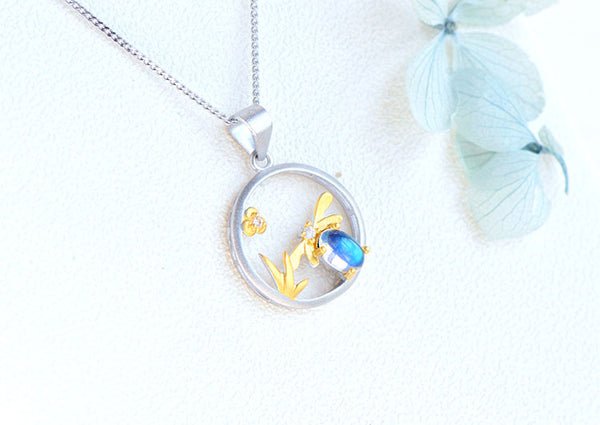 Bee Shaped Ladies Blue Moonstone Crystal Necklace Sterling Silver Pendant Necklace For Women Cute