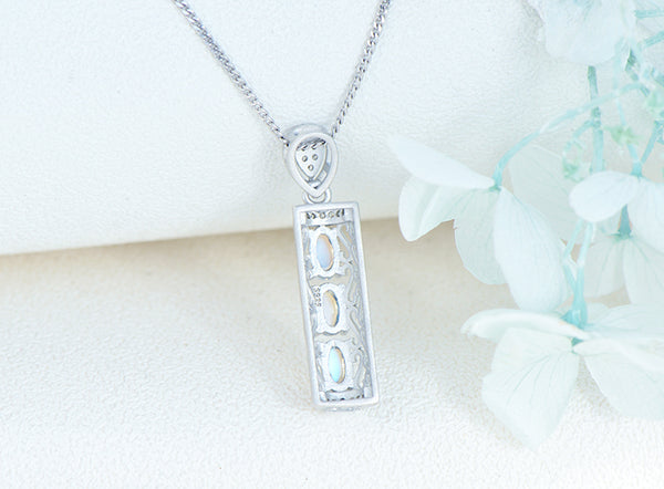 Charm Womens White Gold Plated Silver Moonstone Pendant Necklaces For Women Elegant