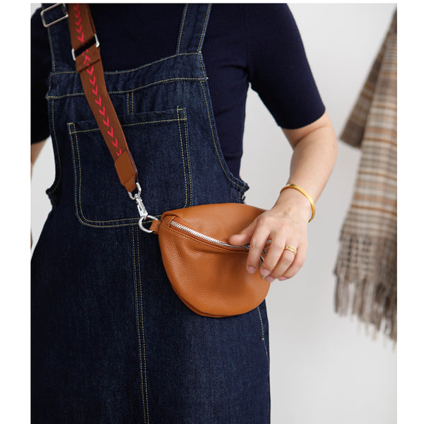Chic Women's Crossbody Chest Bag Leather Sling Pack For Women Chic