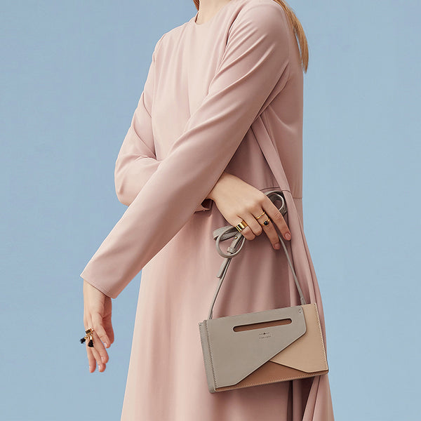 Chic Women's Leather Crossbody Bags Puese Leather Shoulder Bag Details