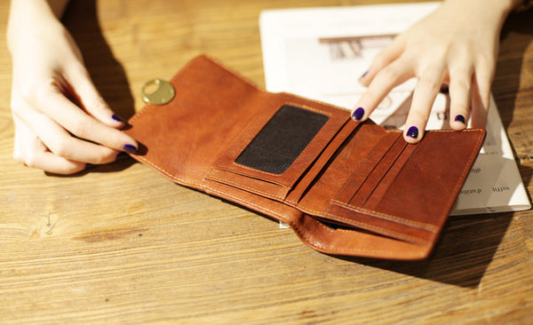 Cute Leather Womens Small Wallet Purse Handmade Clutch for Women Details