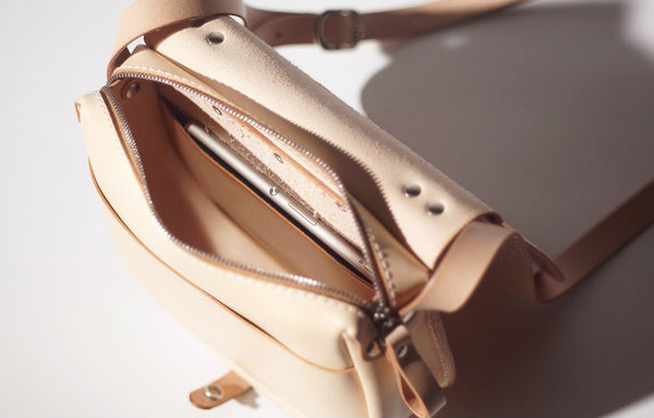 Handmade Women's Leather Crossbody Saddle Bag Small Purse for Women Chic