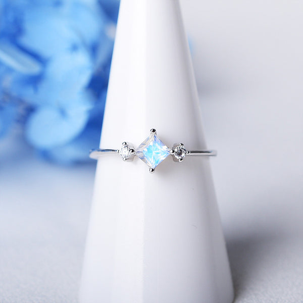 Moonstone Ring White Gold Plated Silver Engage proposal Ring Women Accessories JUNE BIRTHSTONE GEMSTONE JEWELRY
