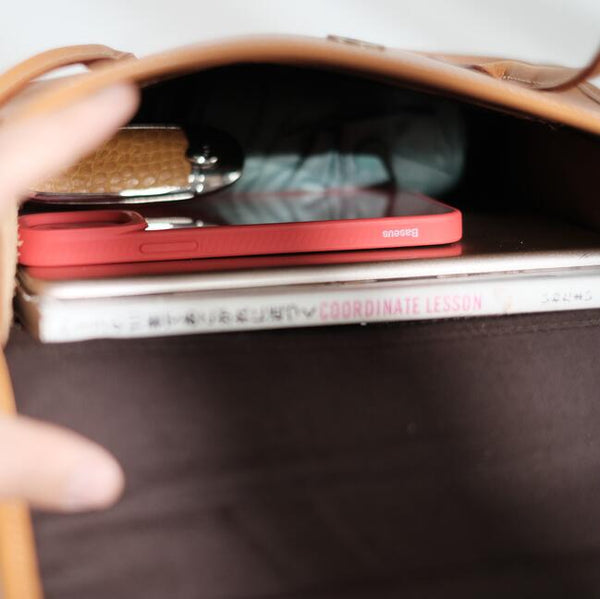 Quilted Ladies Beige Leather Over The Shoulder Bag Leather Handbags For Women Quality