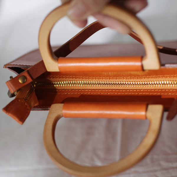 Vintage Women's Small Real Leather Crossbody Handbags Over the Shoulder Purse for Women Beautiful