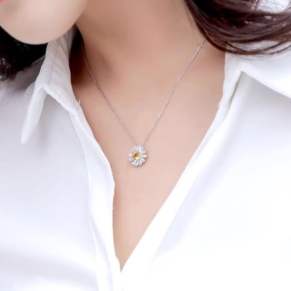 Charm Daisy Shaped Womens Citrine Pendant Sterling Silver Necklace For Women Cute