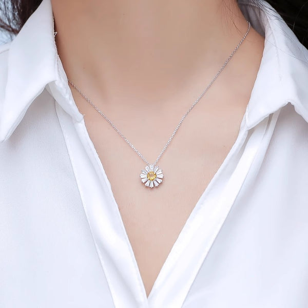 Charm Daisy Shaped Womens Citrine Pendant Sterling Silver Necklace For Women Fashion