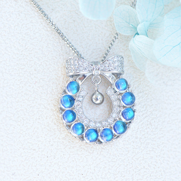 Chic Womens Christmas Wreath Blue Moonstone Pendant Necklace White Gold Plated Silver Necklace Aesthetic