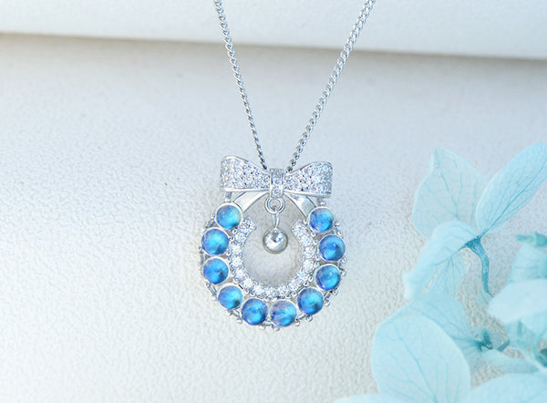 Chic Womens Christmas Wreath Blue Moonstone Pendant Necklace White Gold Plated Silver Necklace Stylish
