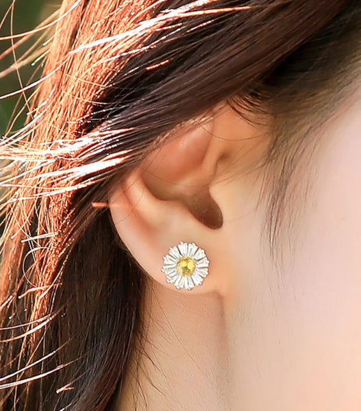 Chic Womens Daisy Shaped Citrine Stud Silver Earrings For Women Elegant