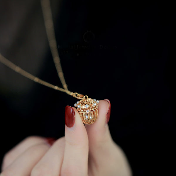 Gold Plated Silver Filbert Shaped Pendant Necklace Decorated With Pearls And A Shell Pearl Inside For Women Accessories