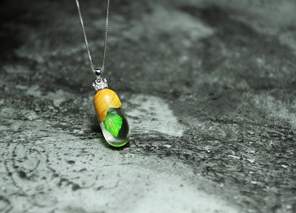 Handmade Epoxy Resin Wood Pendant Necklace Herbage Silver Necklace For Women Fashion