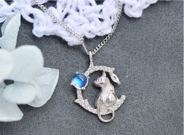 Silver Cat And Blue Moonstone Pendant Necklace For Women Fashionable