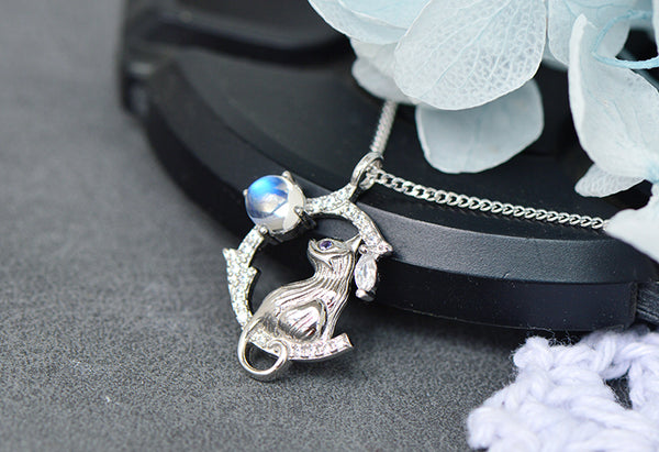 Silver Cat And Blue Moonstone Pendant Necklace For Women Stylish