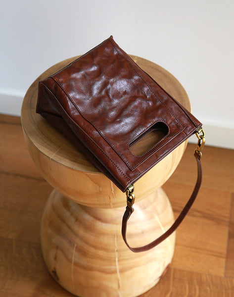 Vintage Genuine Leather Bucket Bag for Women Small Leather Crossbody Shoulder Bag Front