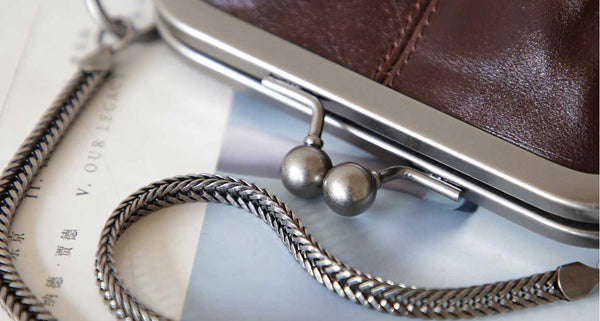 Vintage Genuine Leather Kiss Lock Bag for Women Small Crossbody Purse Details
