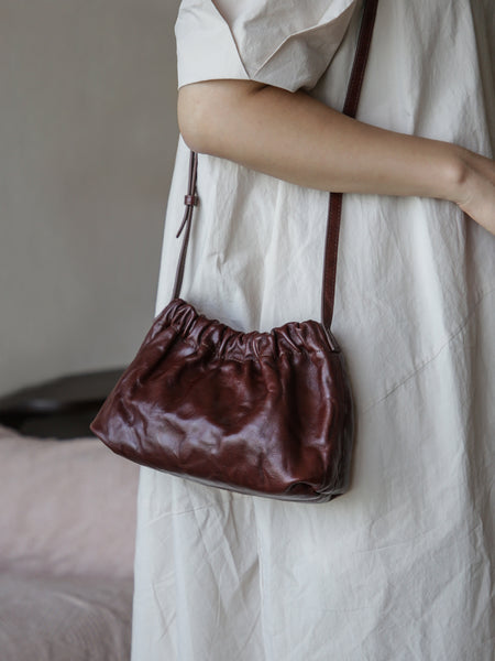 Vintage Genuine Leather Ruched Shoulder Crossbody Bag for Women Soft Vegetable-Tanned Cowhide Purse Elegant