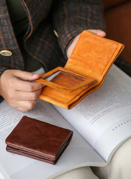 Vintage Genuine Leather Short Wallet for Women Compact Bifold Purse with Card Slots Beautiful