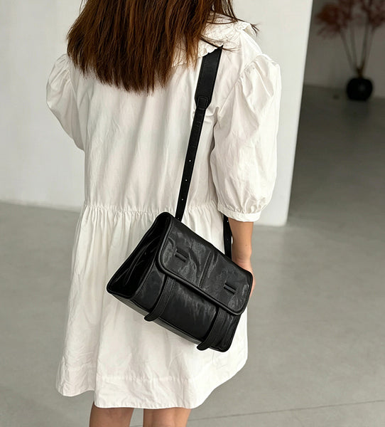 Vintage Leather Messenger Bag for Women Small Vegetable Tanned Crossbody Shoulder Bag Classic