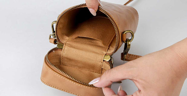 Vintage Leather Phone Crossbody Bag for Women Mini Box Bag in Vegetable Tanned Cowhide Capacity