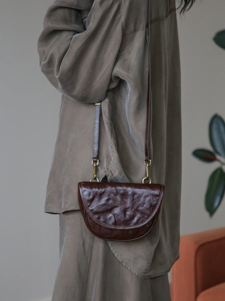 Vintage Leather Saddle Bag for Women Mini Crossbody Purse in Vegetable-Tanned Cowhide Beautiful