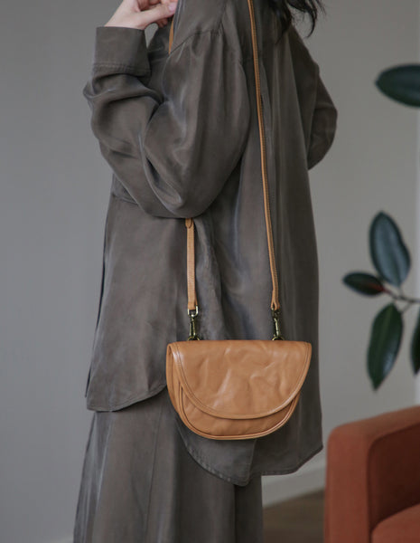 Vintage Leather Saddle Bag for Women Mini Crossbody Purse in Vegetable-Tanned Cowhide Brown