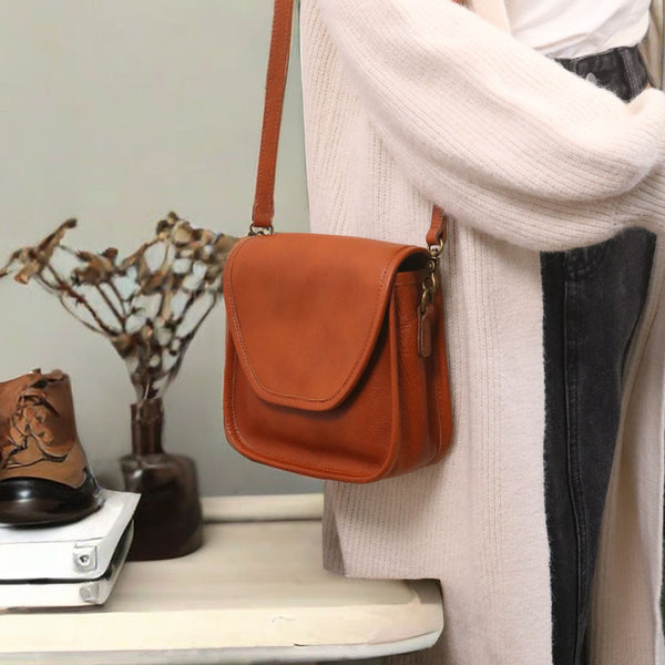 Vintage Leather Saddle Bag for Women Small Vegetable Tanned Crossbody Bag