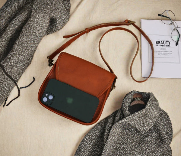 Vintage Leather Saddle Bag for Women Small Vegetable Tanned Crossbody Bag Classy