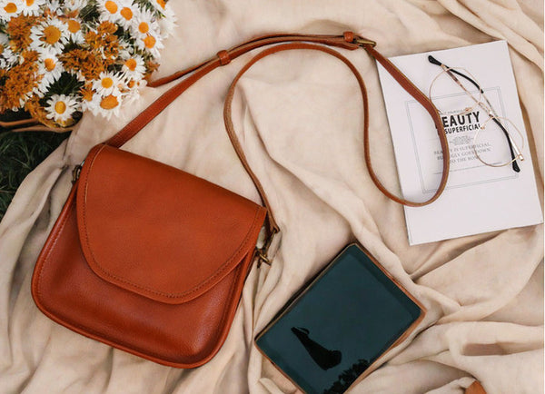 Vintage Leather Saddle Bag for Women Small Vegetable Tanned Crossbody Bag Designer