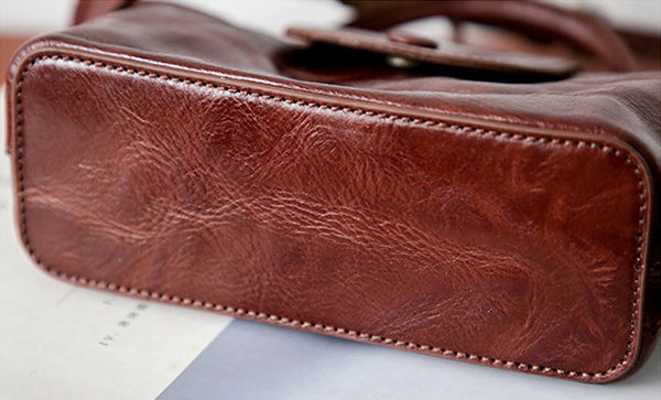 Vintage Mini Leather Crossbody Bag for Women Vegetable Tanned Leather Details