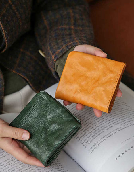Vintage Genuine Leather Short Wallet for Women Compact Bifold Purse with Card Slots Minimalist