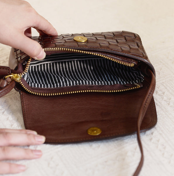 Vintage Woven Leather Mini Crossbody Bag Small Braided Leather Phone Bag for Women Inside