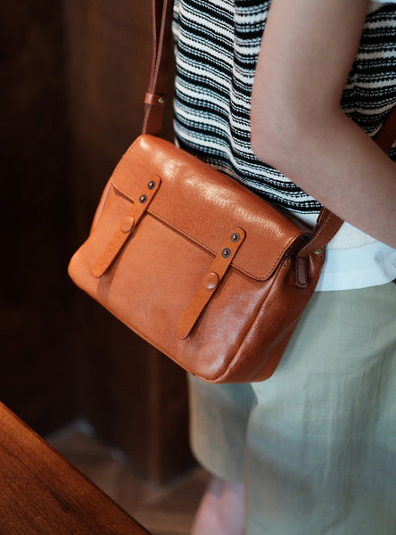 Vintage Leather Messenger Bag for Women Small Genuine Cowhide Crossbody Shoulder Bag