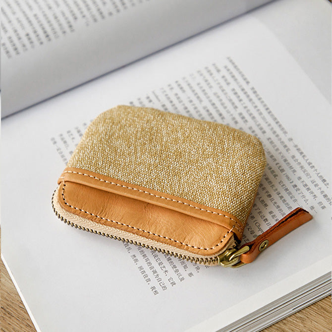 Small discount coin case