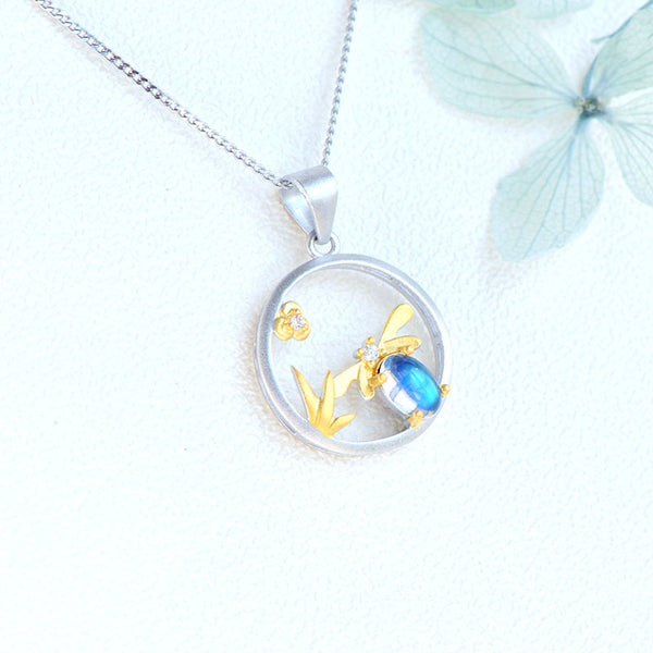 Bee Shaped Ladies Blue Moonstone Crystal Necklace Sterling Silver Pendant Necklace For Women Best