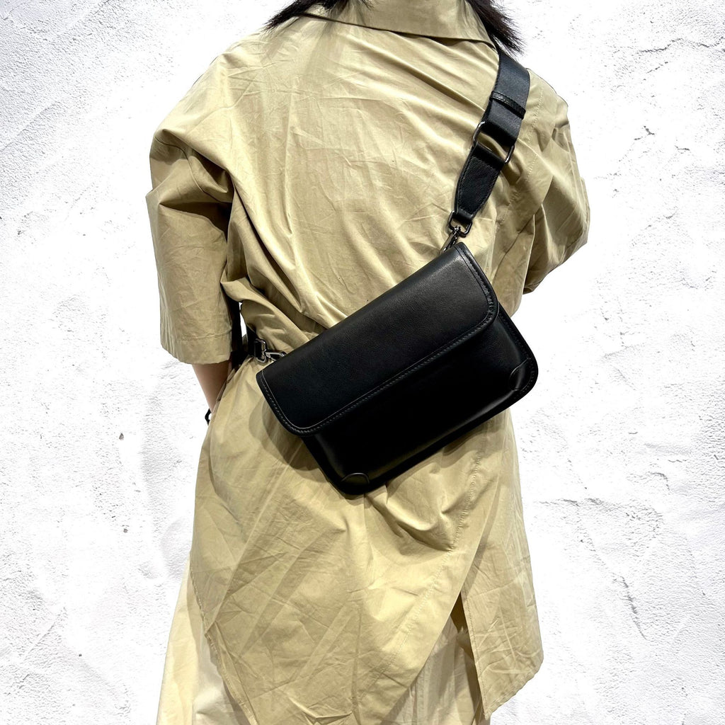 Chic Women's Crossbody Chest Bag Leather Black Sling Bags For Women