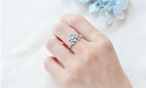Female Blue Moonstone Engagement Ring White Gold Plated Sterling Silver Moonstone Ring For Women Chic