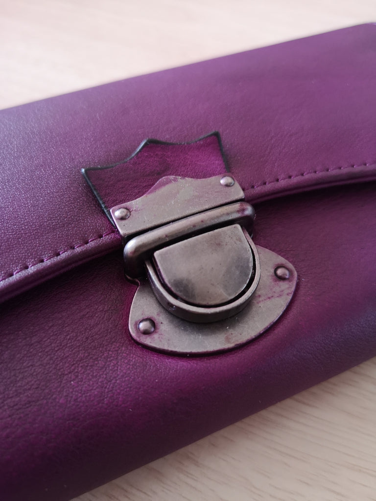 Ladies Purple Zipper Wallet at Rs 200 | Ladies Wallets in New Delhi | ID:  17756491288