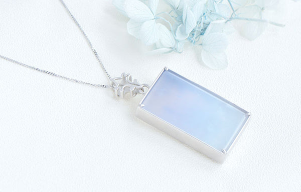 Ladies Sterling Silver Moonstone Chalcedony Pendant Necklace for Women Details