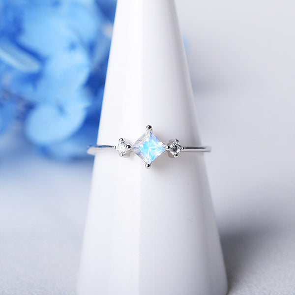 Moonstone Ring White Gold Plated Silver Engage proposal Ring Women Accessories JUNE BIRTHSTONE GEMSTONE JEWELRY 